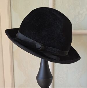 Vintage Black Velour Bowler Hat with Ribbon Band (Approx. Medium)